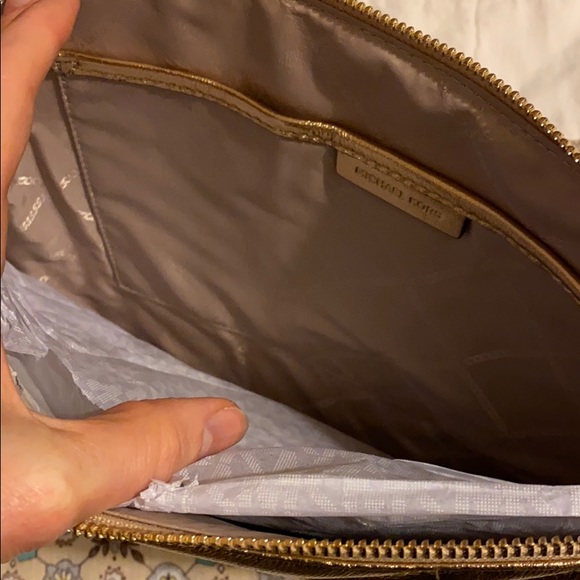 Gold Michael Kors purse NWT - Picture 4 of 7